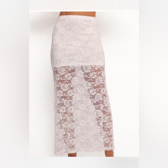 Petal & Pup White Floral Lace Maxi Skirt - - Picture 2 of 8